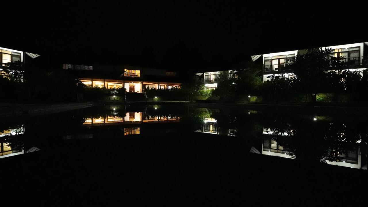 Hotel Whispering Waters Malayāttūr Zewnętrze zdjęcie